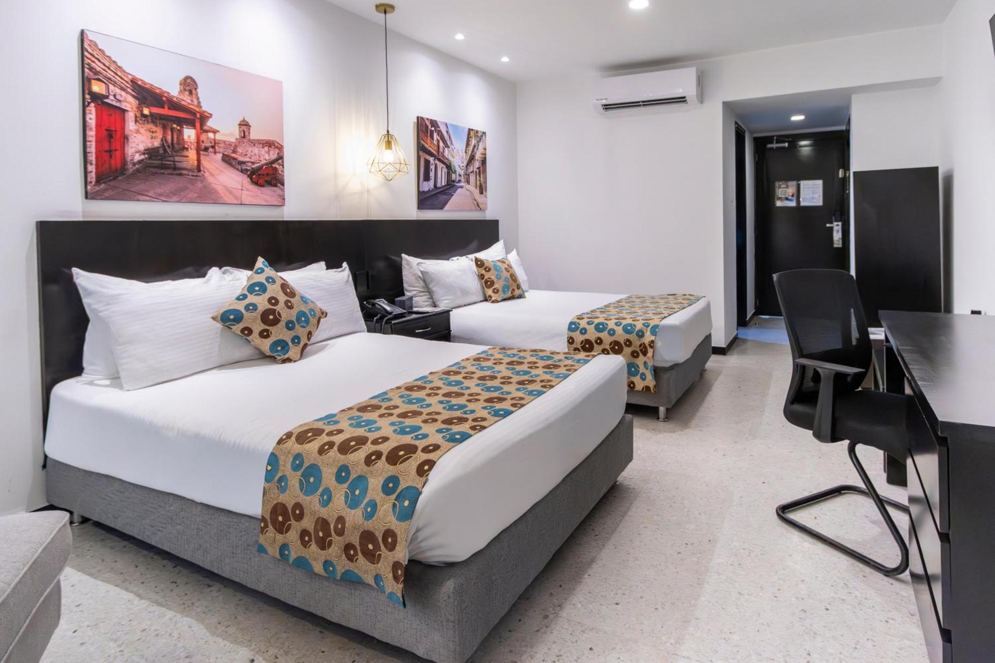 Plaza Hotel 4*