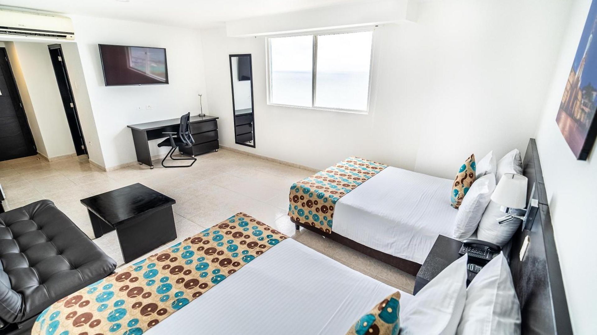 Hotel Plaza 4*