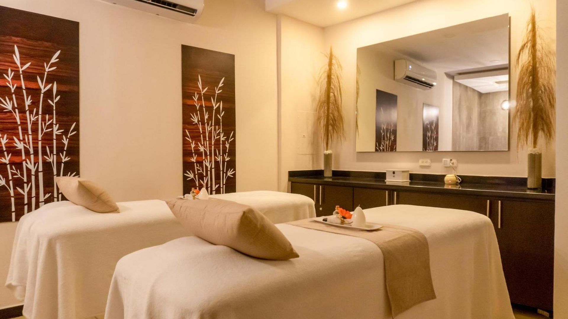 Hotel Plaza 4*