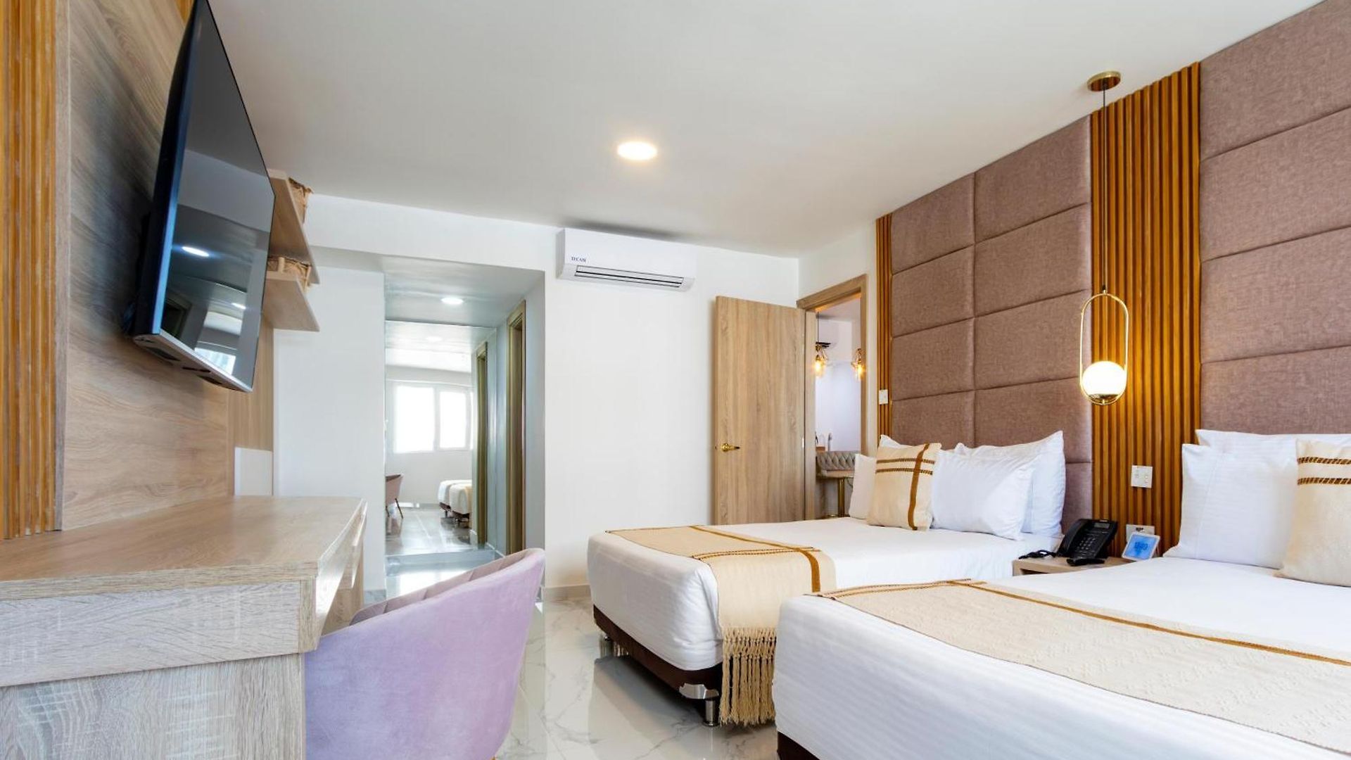 Hotel Plaza 4*